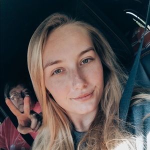 Meet your Posher, Carly